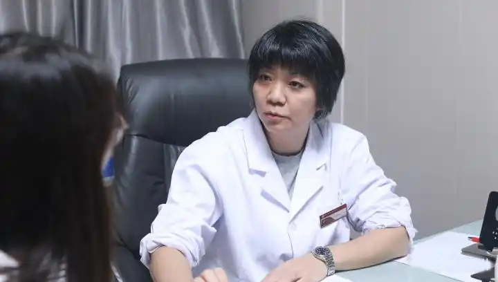 从治病到疗心，精神科医生李丽单中西结合助力精神疾病患者回归社会