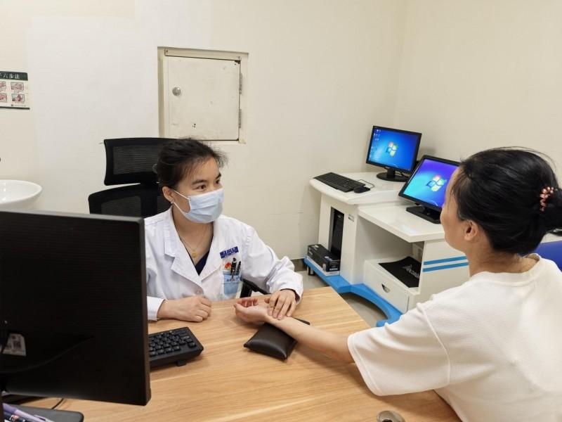 告别过度治疗，精神科简文佳谈精神疾病治疗：中西结合是关键